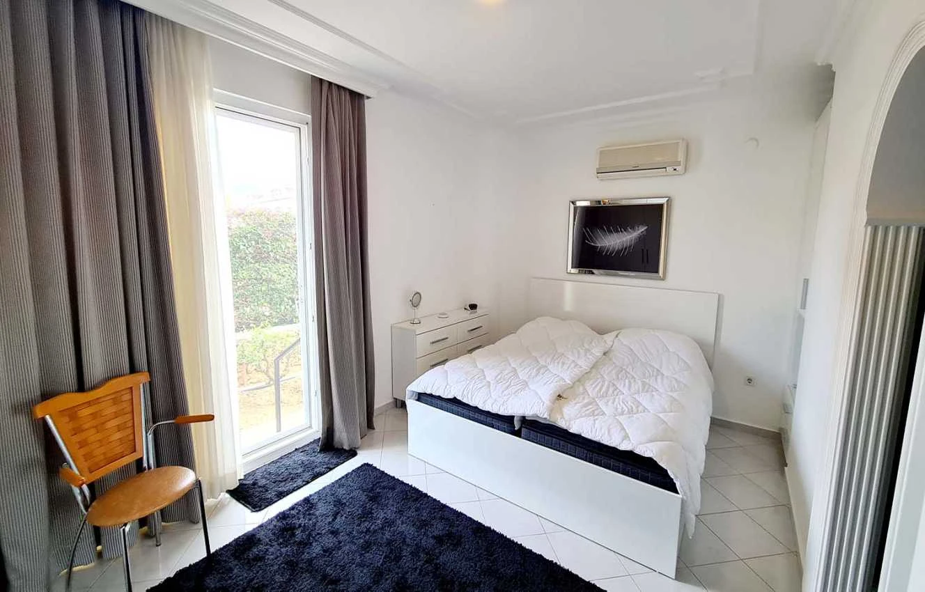 housebind Представляем виллу с тремя квартирами 3 + 1 в Кестель/Аланья