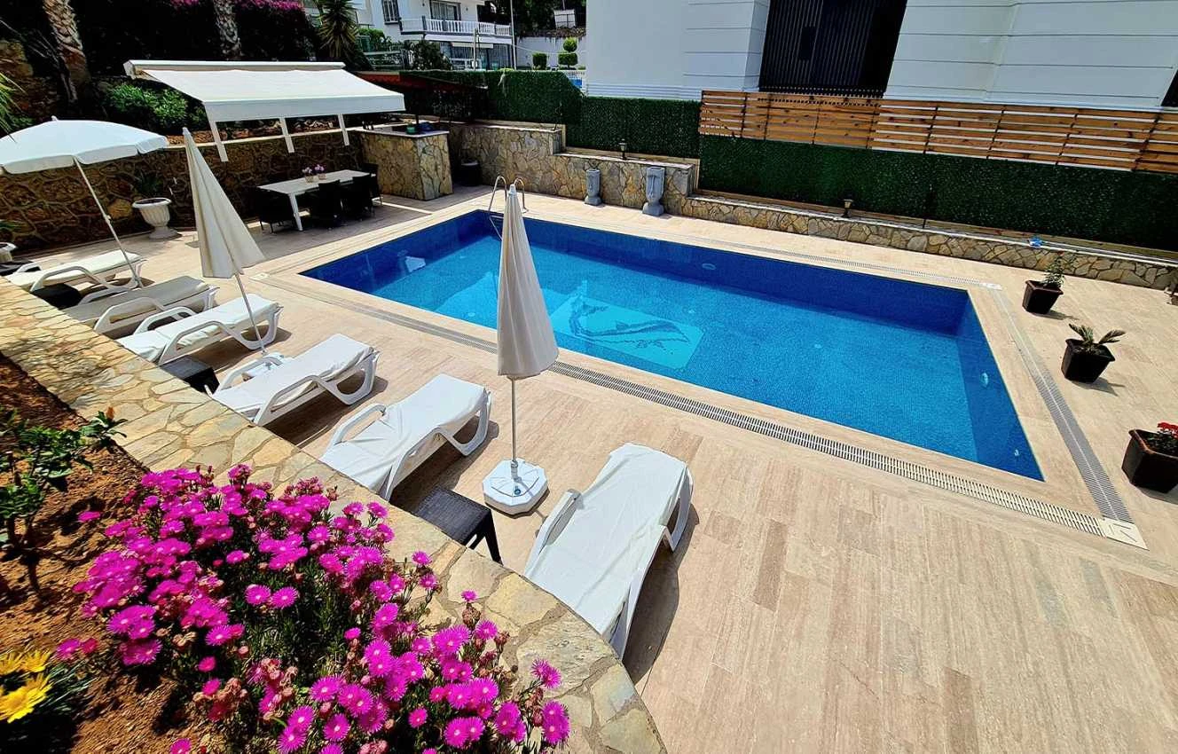 housebind Представляем виллу с тремя квартирами 3 + 1 в Кестель/Аланья