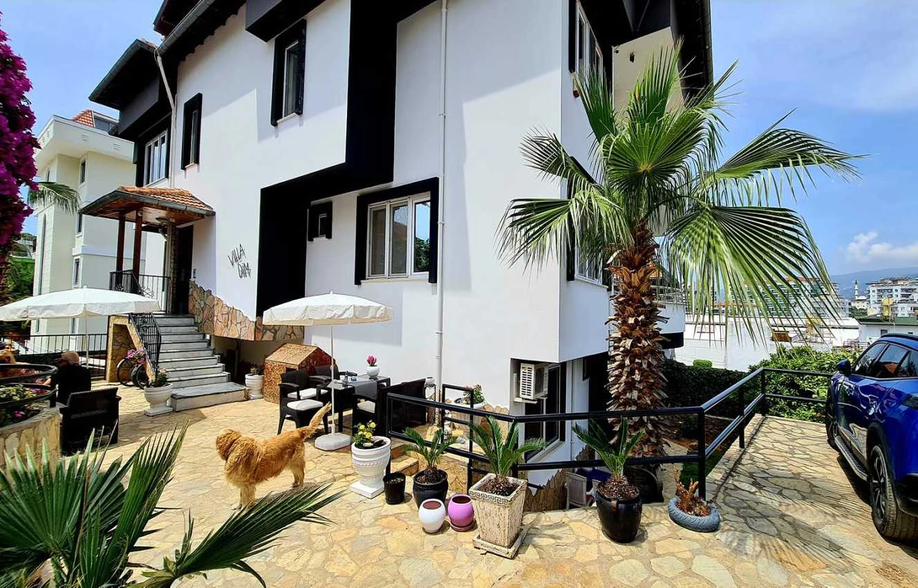 housebind Представляем виллу с тремя квартирами 3 + 1 в Кестель/Аланья