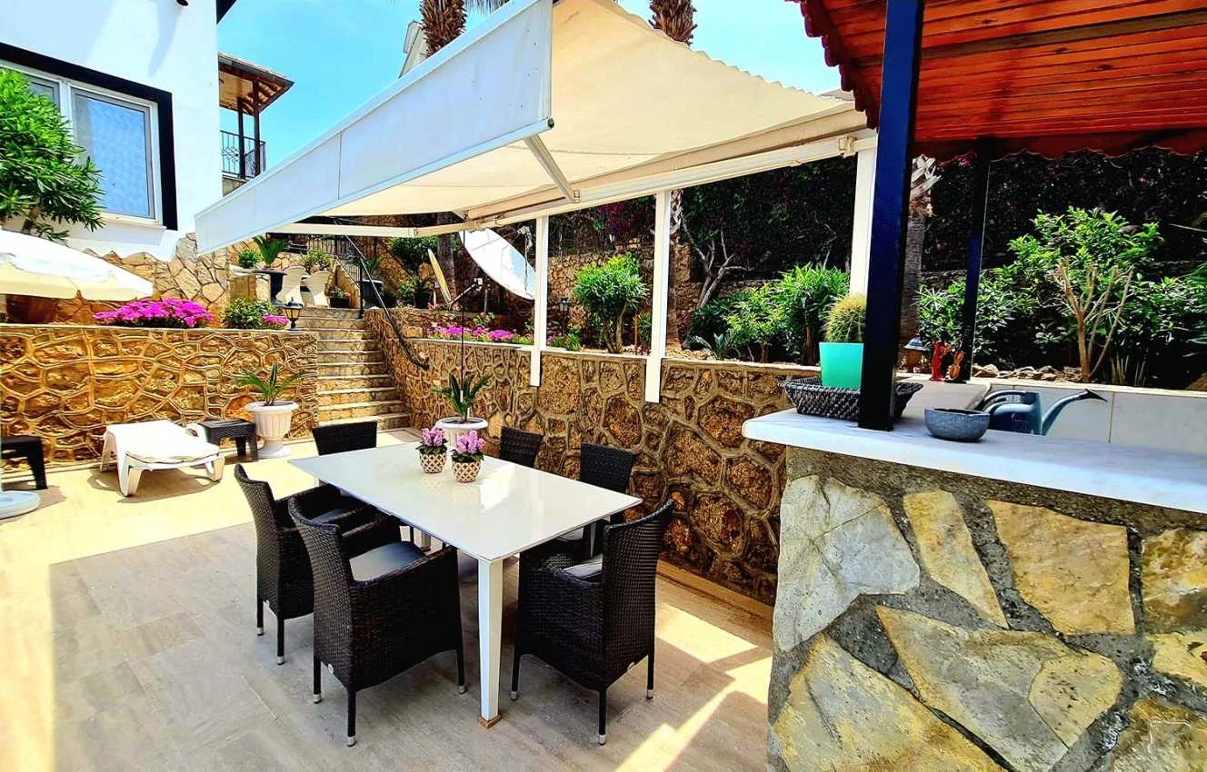 housebind Представляем виллу с тремя квартирами 3 + 1 в Кестель/Аланья